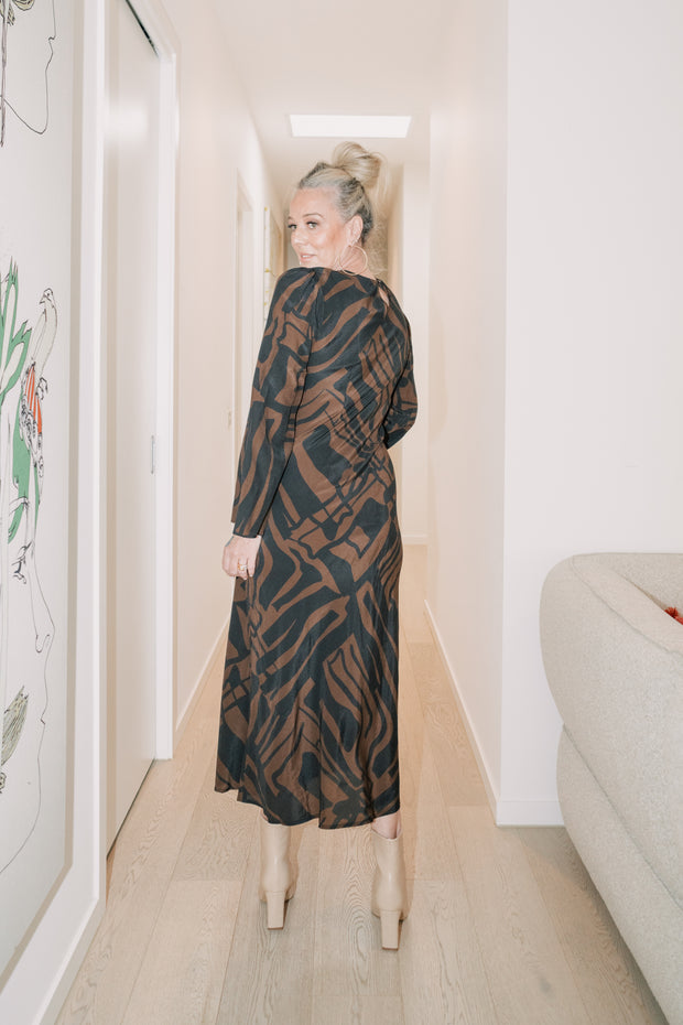 DISTRICT MAXI DRESS | ESMAEE