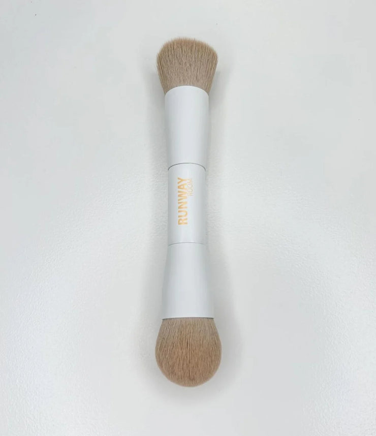 **NEW** FACE WAND - DUAL END FOUNDATION/POWDER BRUSH | RUNWAY ROOM