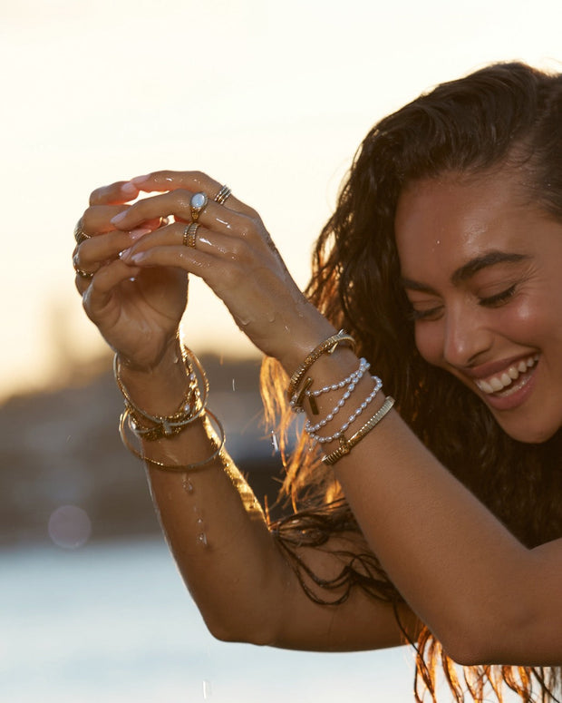 AMBER PEARL AND GOLD BRACELET | ARMS OF EVE