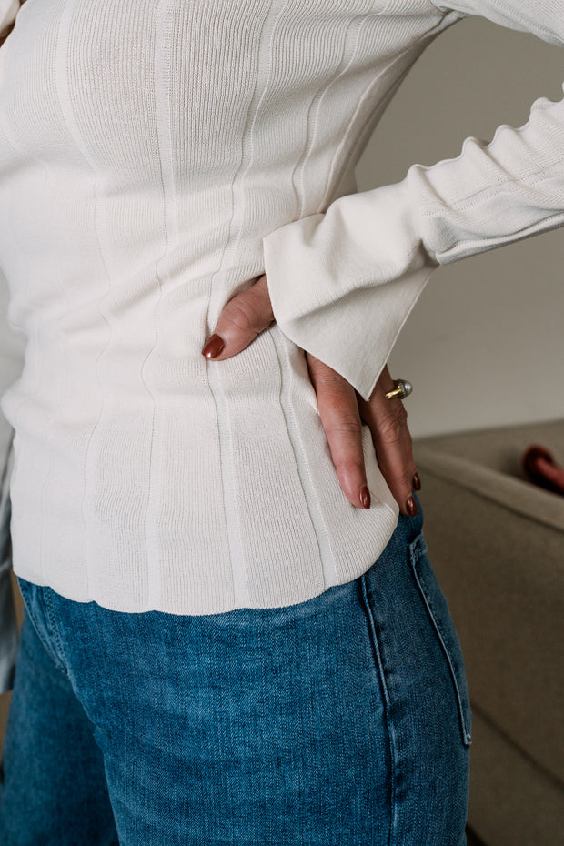 AVENUE BUTTON SWEATER | CREAM | ESMAEE